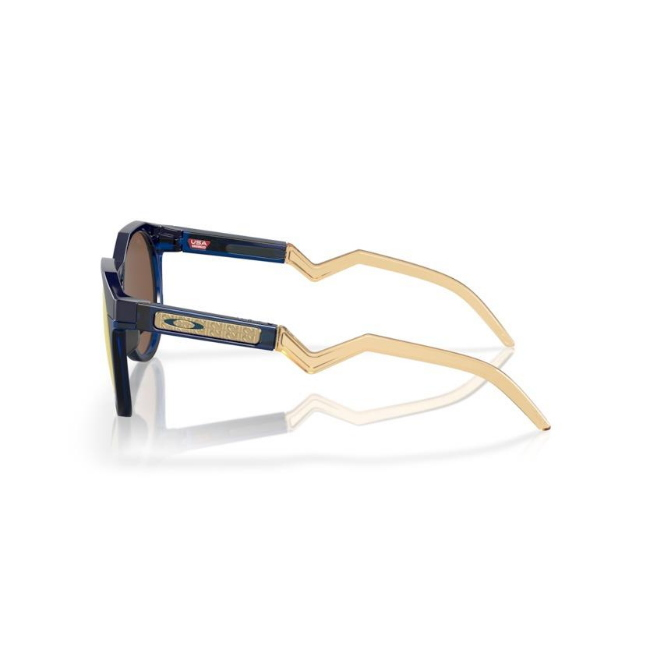 Oakley OO 9242 HSTN KYLIAN MBAPPE' SIGNATURE SERIES col. 11 è un occhiale da sole in acetato blu navy e blu trasparente e calibro 52.