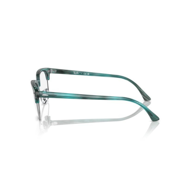 Ray-Ban RB 5154 CLUBMASTER col. 8377 è una montatura da vista in acetato striato verde e calibro 51.