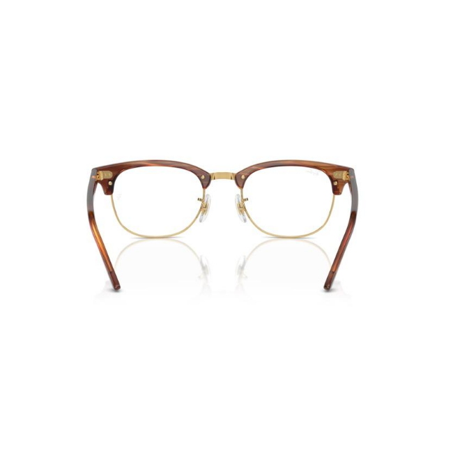Ray-Ban RB 5154 CLUBMASTER col. 8375 è una montatura da vista in acetato marrone striato e calibro 51.