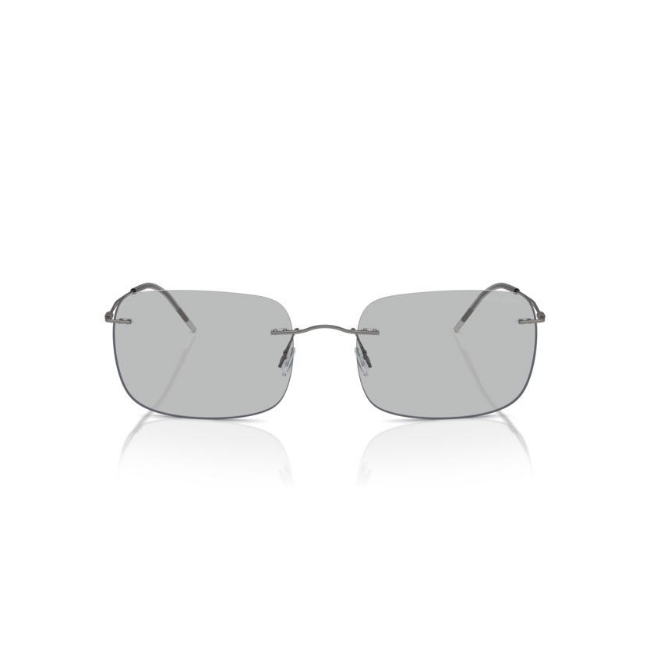 Giorgio Armani AR 1512M col. 300387 è un occhiale da sole in metallo grigio e calibro 58.