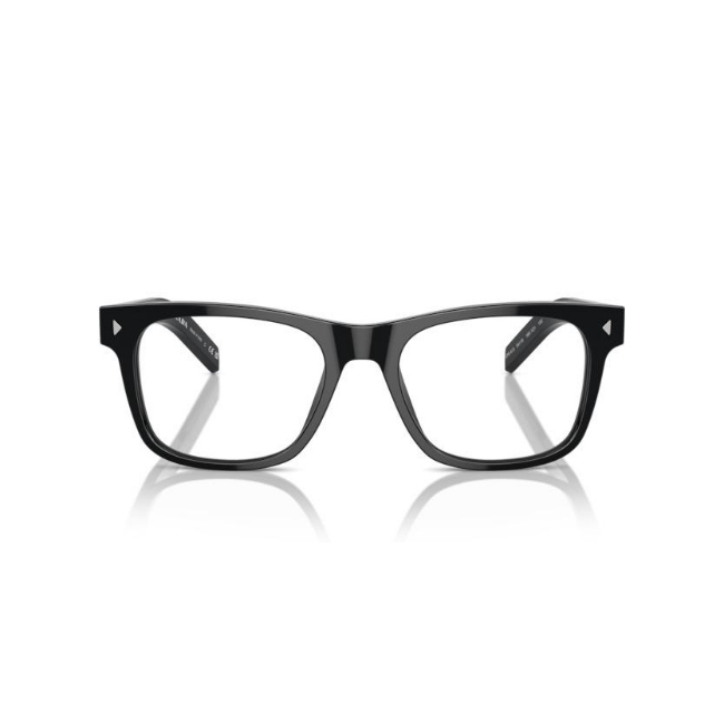 Prada VPR A13 col. 16K-1O1 è una montatura da vista da uomo in acetato nero lucido, dalla forma pillow e calibro 54.