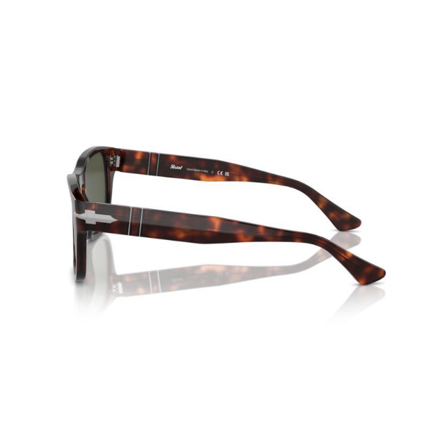 Persol PO3341-S col. 24/31 è un occhiale da sole da donna in acetato marrone tartarugato, dalla forma pillow e calibro 55.