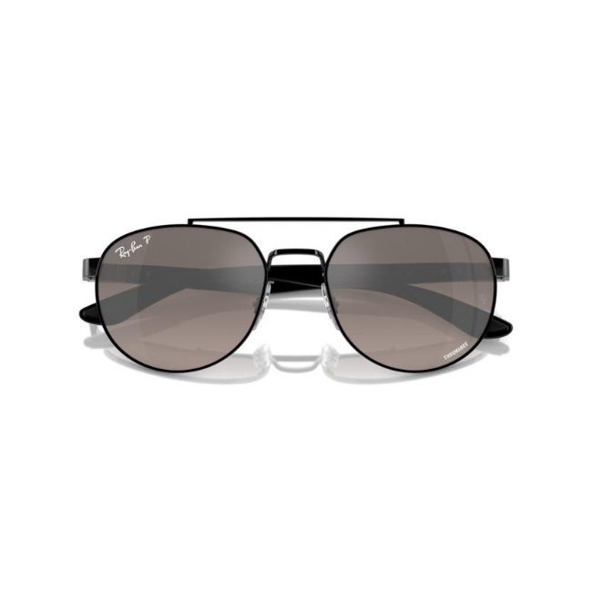 Ray-Ban RB 3736CH col. 002/5J è un occhiale da sole in metallo nero e calibro 56.