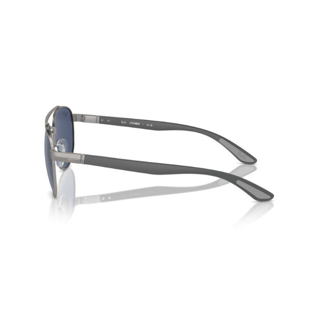 Ray-Ban RB 3736 col. 004/80 è un occhiale da sole in metallo argento e calibro 56.