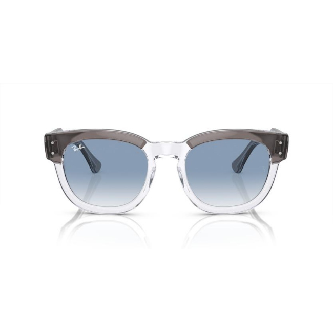 Ray-Ban RB 0298S col. 13553F è un occhiale da sole in acetato fotocromatiche viola a onde e calibro 53.