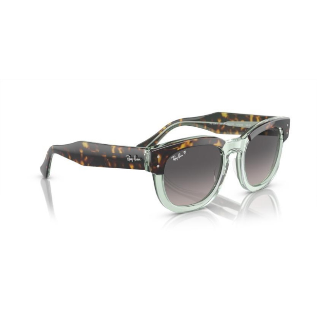 Ray-Ban RB 0298S col. 1376M3 è un occhiale da sole in acetato fotocromatiche viola a onde e calibro 53.