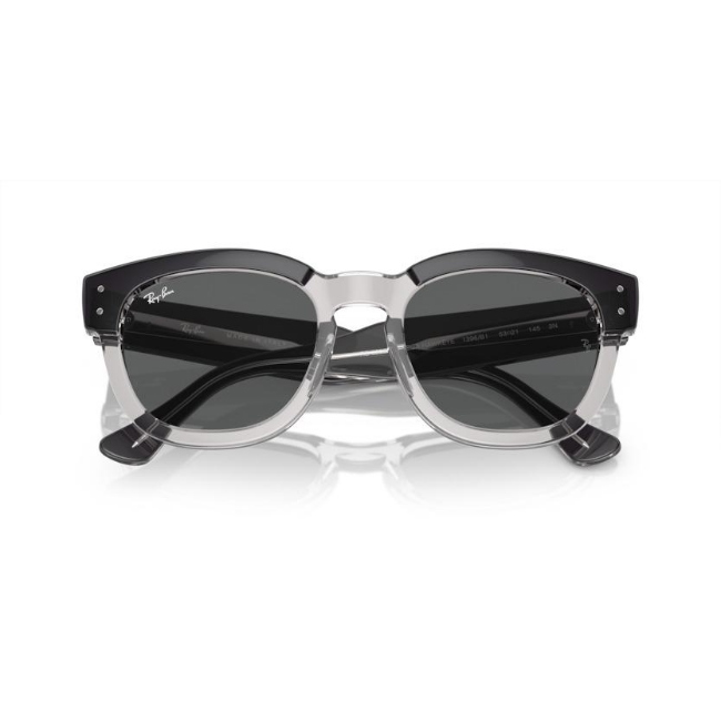 Ray-Ban RB 0298S col. 1396B1 è un occhiale da sole in acetato fotocromatiche viola a onde e calibro 53.