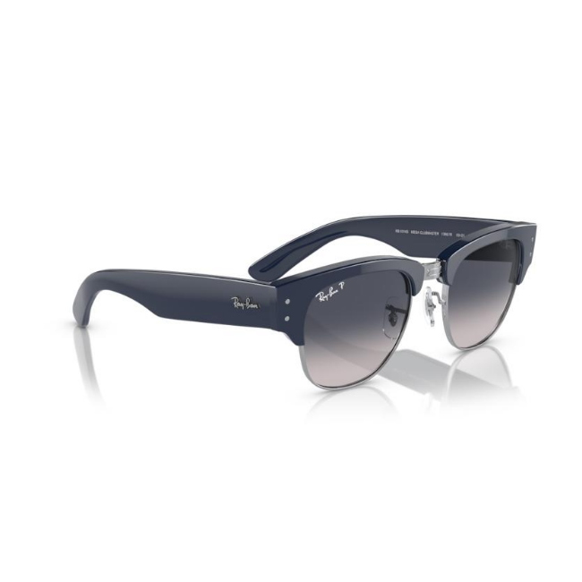 Ray-Ban RB 0316S col. 136678 è un occhiale da sole in acetato fotocromatiche viola a onde e calibro 53.