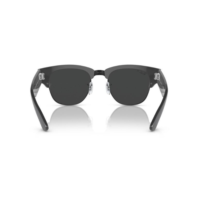 Ray-Ban RB 0316S col. 136748 è un occhiale da sole in acetato fotocromatiche viola a onde e calibro 50.