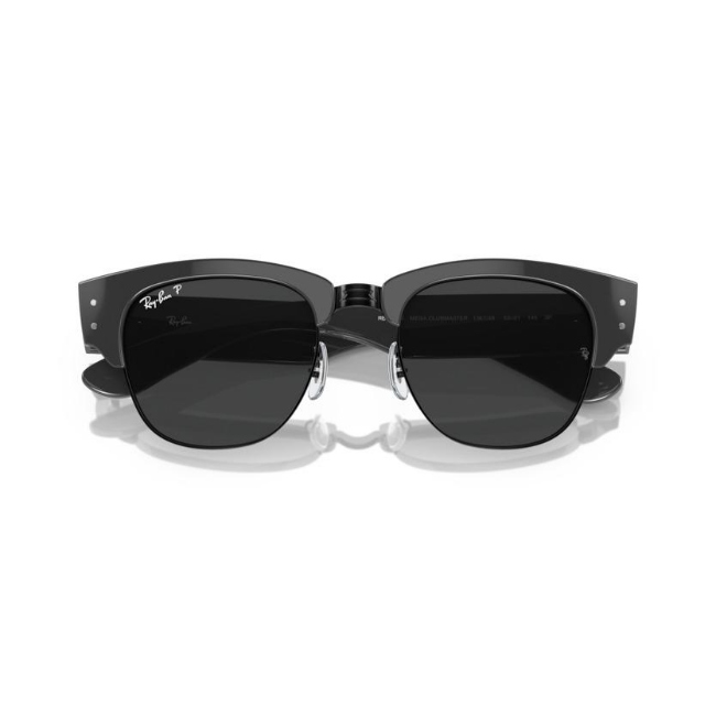 Ray-Ban RB 0316S col. 136748 è un occhiale da sole in acetato fotocromatiche viola a onde e calibro 50.