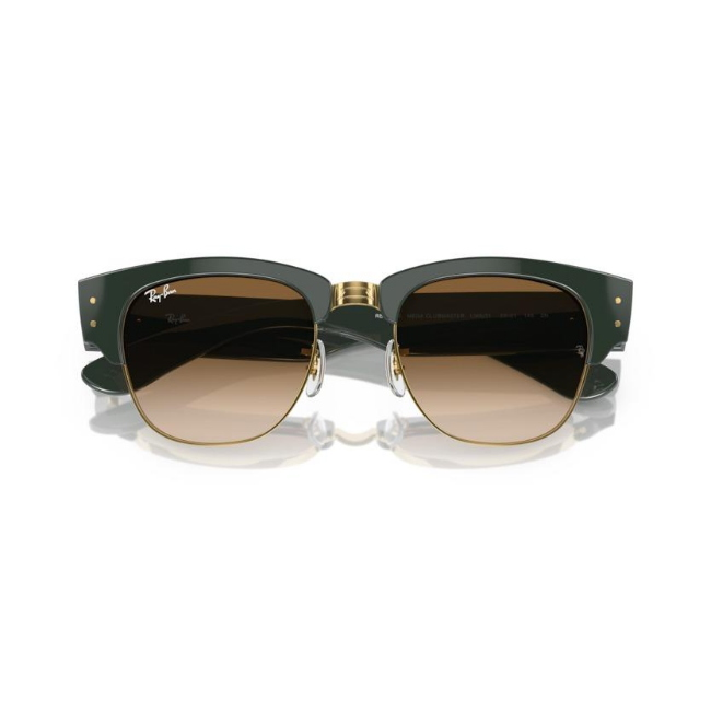 Ray-Ban RB 0316S col. 136851 è un occhiale da sole in acetato fotocromatiche viola a onde e calibro 53.