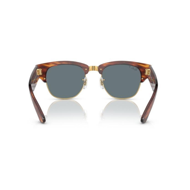 Ray-Ban RB 0316S col. 954/3R è un occhiale da sole in acetato fotocromatiche viola a onde e calibro 53.