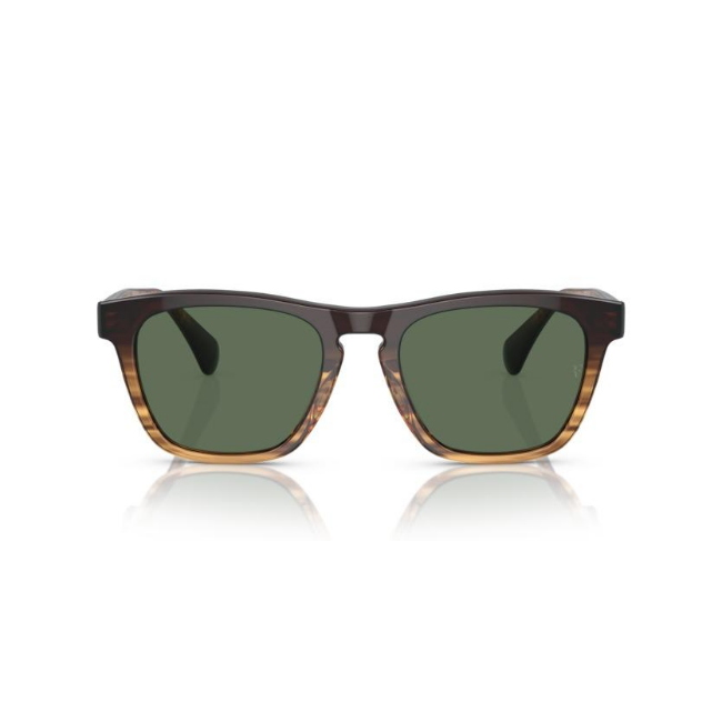 Oliver Peoples OV 5555SU R-3 ROGER FEDERER X OP col. 13929A è un occhiale da sole da donna in cortado marroni, dalla forma pillow e calibro 54.