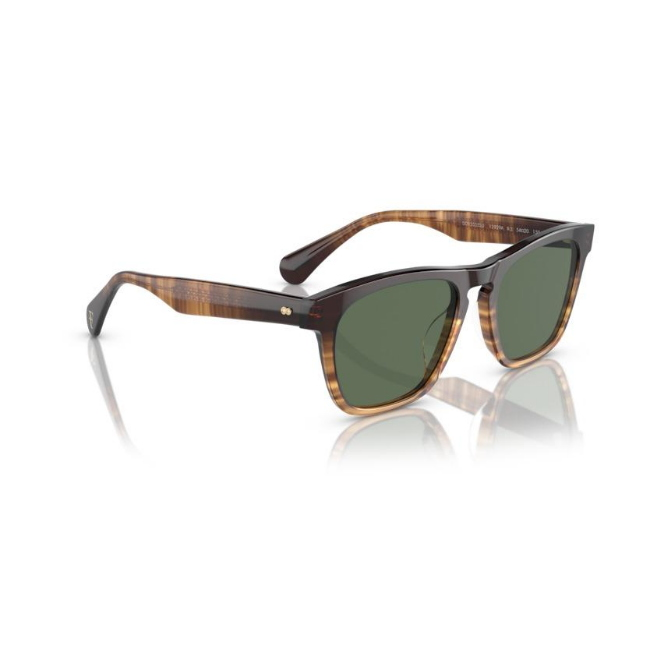Oliver Peoples OV 5555SU R-3 ROGER FEDERER X OP col. 13929A è un occhiale da sole da donna in cortado marroni, dalla forma pillow e calibro 54.