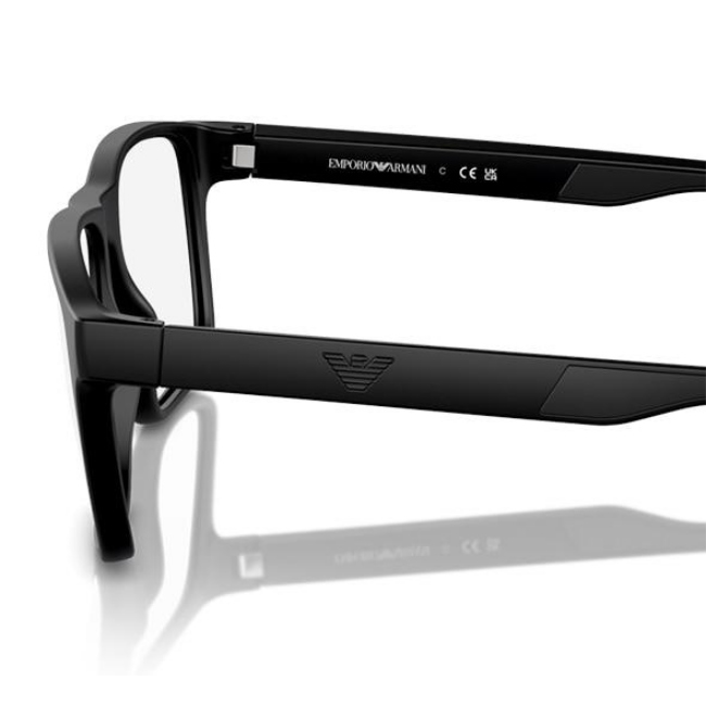 Emporio Armani EA 3233 col. 5001 è una montatura da vista in acetato nero opaco e calibro 56.