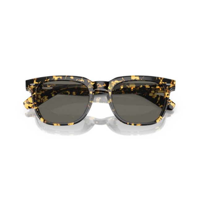 Oliver Peoples OV 5546SU N.06 SUN col. 1778R5 è un occhiale da sole da donna in acetato tokyo tartarugato, dalla forma pillow e calibro 52.