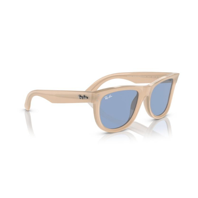 Ray-Ban RB R0502S WAYFARER REVERSE col. 678072 è un occhiale da sole e calibro 50.