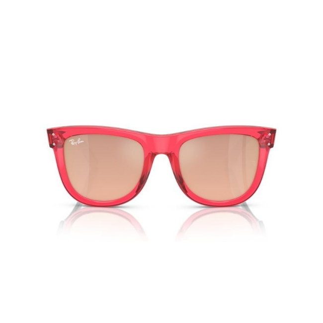 Ray-Ban RB R0502S WAYFARER REVERSE col. 67132O è un occhiale da sole in iniettato e calibro 53.