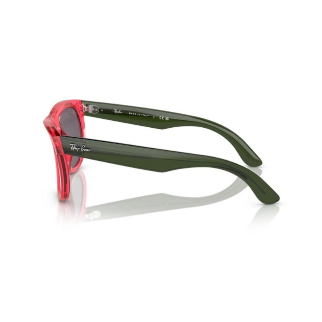 Ray-Ban RB R0502S WAYFARER REVERSE col. 67132O è un occhiale da sole in iniettato e calibro 53.