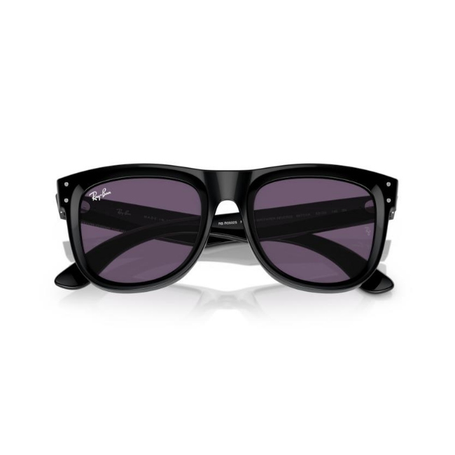 Ray-Ban RB R0502S WAYFARER REVERSE col. 66771A è un occhiale da sole e calibro 53.