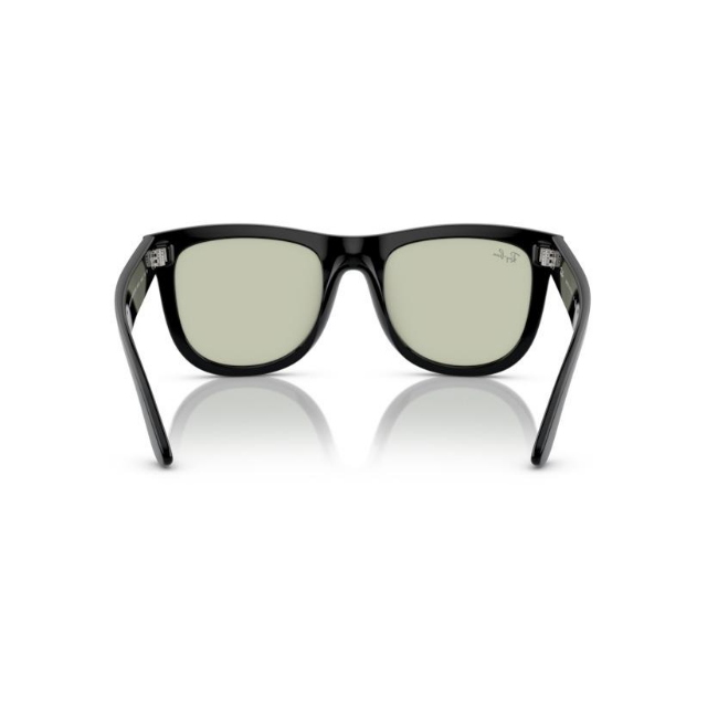 Ray-Ban RB R0502S WAYFARER REVERSE col. 6677/2 è un occhiale da sole e calibro 50.