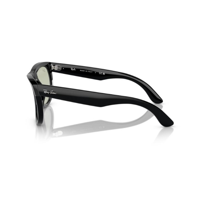 Ray-Ban RB R0502S WAYFARER REVERSE col. 6677/2 è un occhiale da sole e calibro 50.