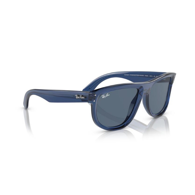 Ray-Ban RB R0501S BOYFRIEND REVERSE col. 67083A è un occhiale da sole in iniettato e calibro 56.
