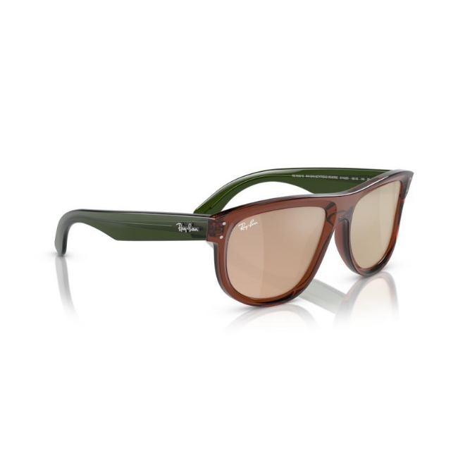 Ray-Ban RB R0501S BOYFRIEND REVERSE col. 67102O è un occhiale da sole in iniettato e calibro 56.