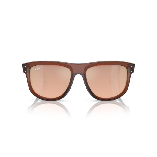 Ray-Ban RB R0501S BOYFRIEND REVERSE col. 67102O è un occhiale da sole in iniettato e calibro 56.