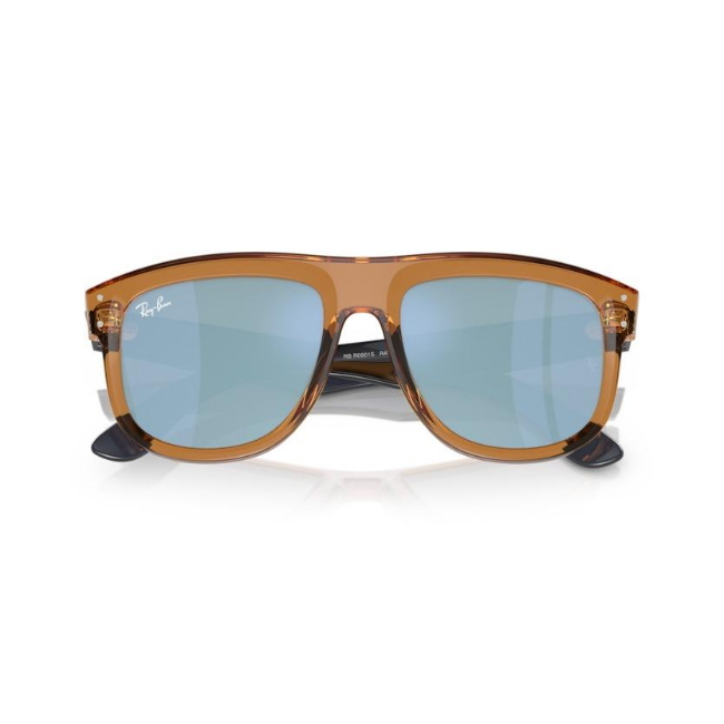 Ray-Ban RB R0501S BOYFRIEND REVERSE col. 6711GA è un occhiale da sole in iniettato e calibro 56.