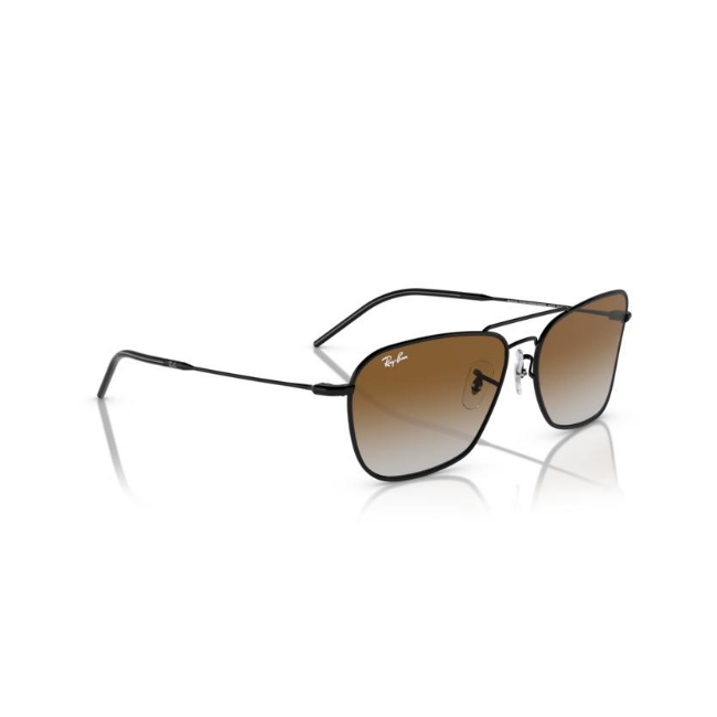 Ray-Ban RB R0102S CARAVAN REVERSE col. 002/CB è un occhiale da sole in metallo e calibro 58.