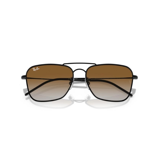 Ray-Ban RB R0102S CARAVAN REVERSE col. 002/CB è un occhiale da sole in metallo e calibro 58.