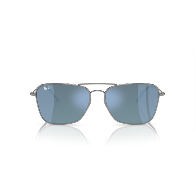 Ray-Ban RB R0102S CARAVAN REVERSE col. 004/GA è un occhiale da sole in metallo e calibro 58.