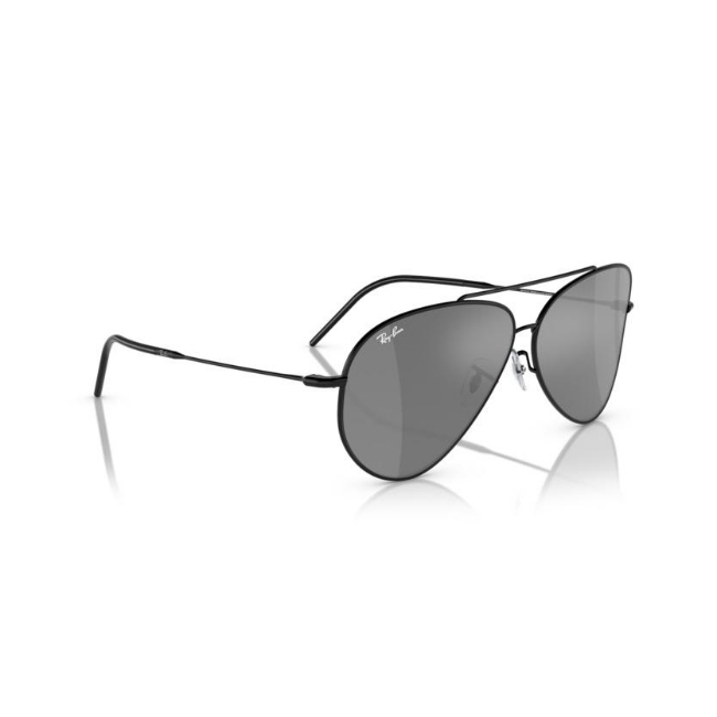 Ray-Ban RB R0101S AVIATOR REVERSE col. 002/GS è un occhiale da sole in metallo e calibro 62.