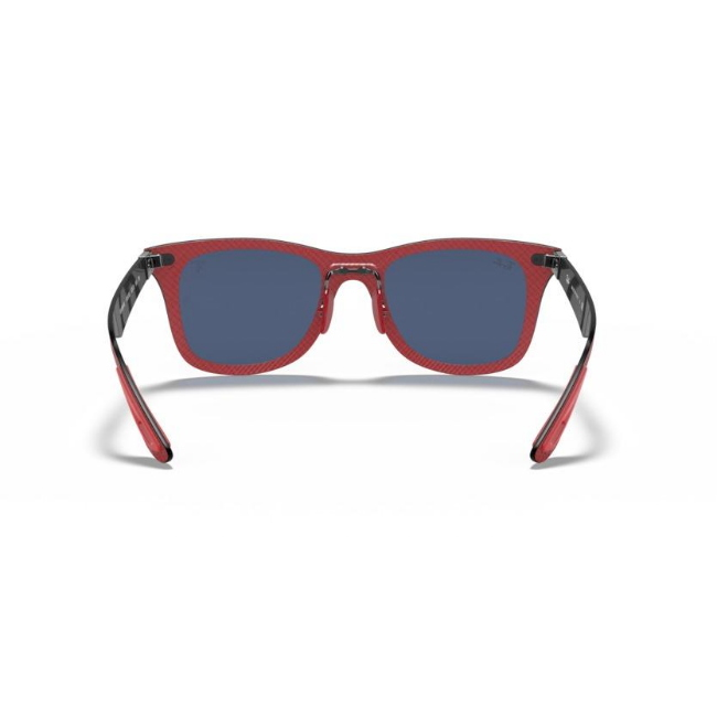 Ray-Ban RB 8395M col. F05580 è un occhiale da sole e calibro 52.