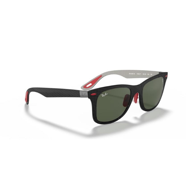 Ray-Ban RB 8395M col. F05471 è un occhiale da sole e calibro 52.