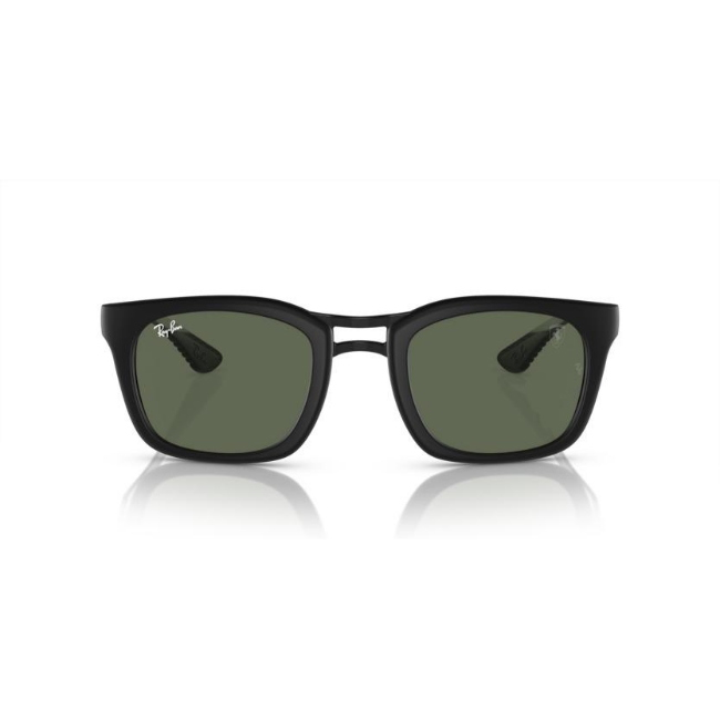 Ray-Ban RB 8362M col. F69471 è un occhiale da sole in iniettato e calibro 53.
