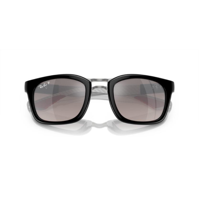 Ray-Ban RB 8362M col. F6965J è un occhiale da sole in iniettato e calibro 53.