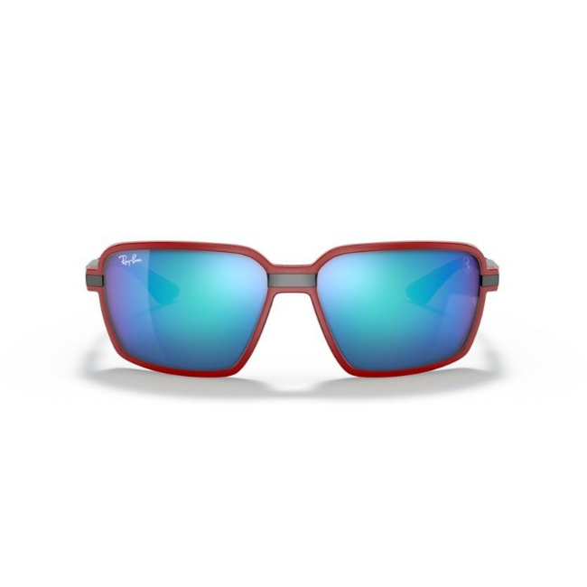 Ray-Ban RB 8360M col. F66355 è un occhiale da sole in nylon e calibro 62.