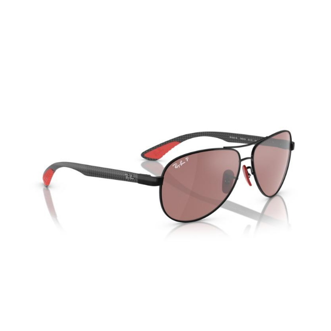 Ray-Ban RB 8331M col. F002H2 è un occhiale da sole in metallo e calibro 61.