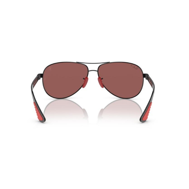 Ray-Ban RB 8331M col. F002H2 è un occhiale da sole in metallo e calibro 61.