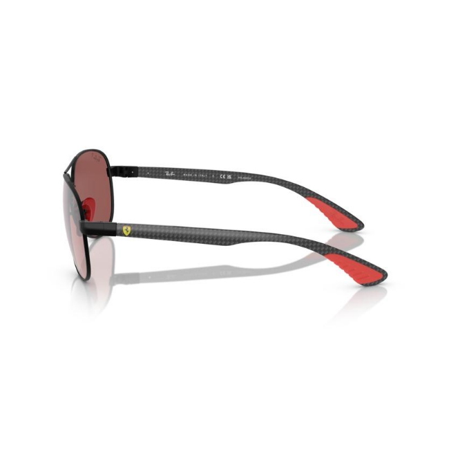 Ray-Ban RB 8331M col. F002H2 è un occhiale da sole in metallo e calibro 61.