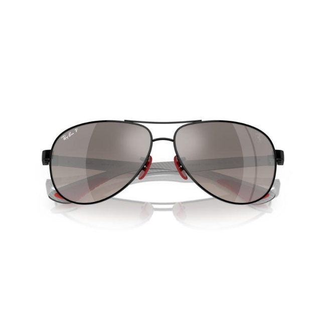 Ray-Ban RB 8331M col. F0095J è un occhiale da sole in metallo e calibro 61.