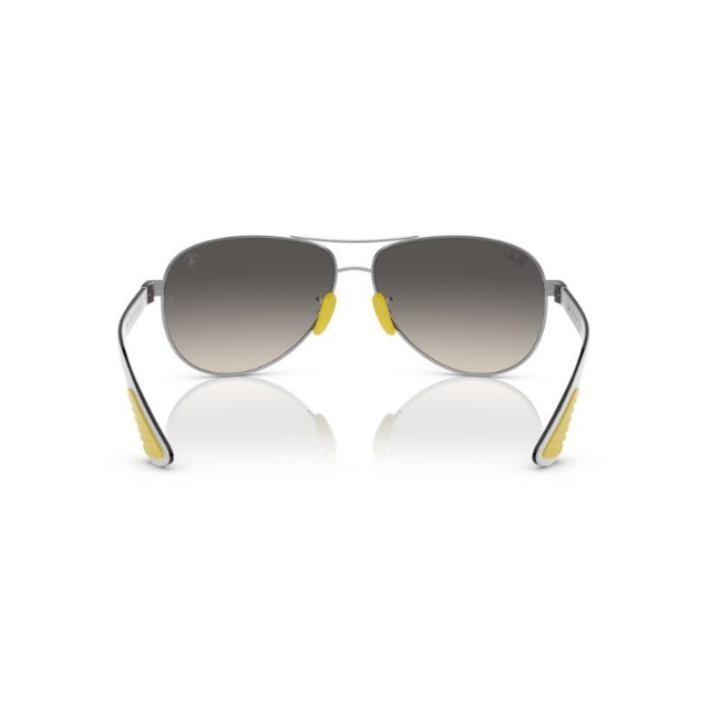 Ray-Ban RB 8331M col. F08311 è un occhiale da sole in metallo e calibro 61.