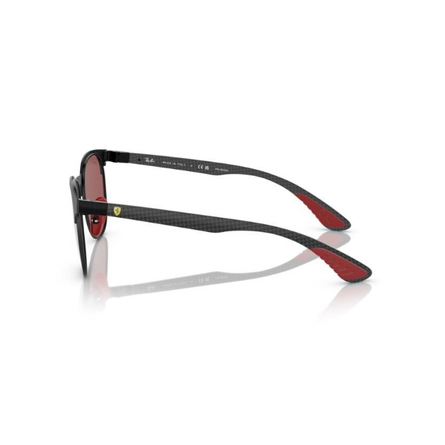 Ray-Ban RB 8327M col. F041H2 è un occhiale da sole in acciaio e calibro 53.
