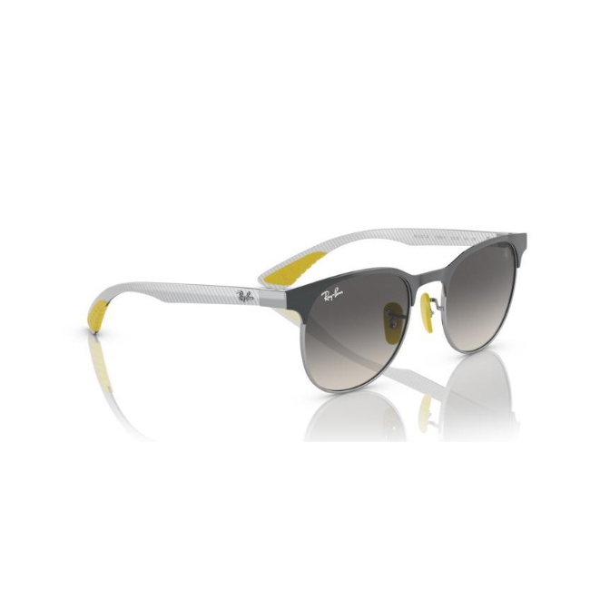 Ray-Ban RB 8327M col. F08011 è un occhiale da sole in acciaio e calibro 53.