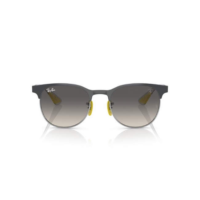 Ray-Ban RB 8327M col. F08011 è un occhiale da sole in acciaio e calibro 53.