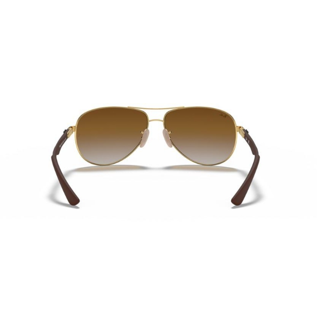 Ray-Ban RB 8313 col. 001/51 è un occhiale da sole in metallo e calibro 61.