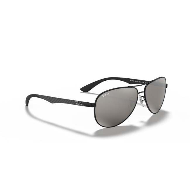 Ray-Ban RB 8313 col. 002/K7 è un occhiale da sole in metallo e calibro 61.