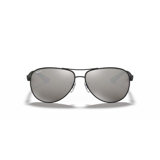 Ray-Ban RB 8313 col. 002/K7 è un occhiale da sole in metallo e calibro 61.
